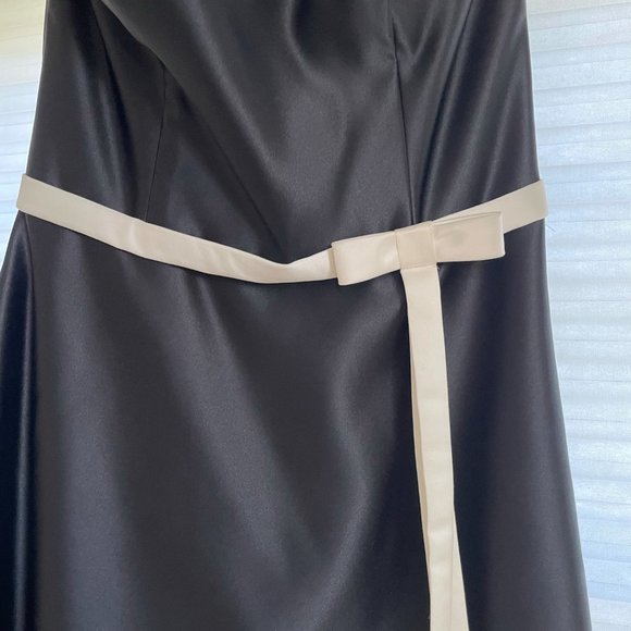 Strapless black Knee-length dress - Picture 2 of 3